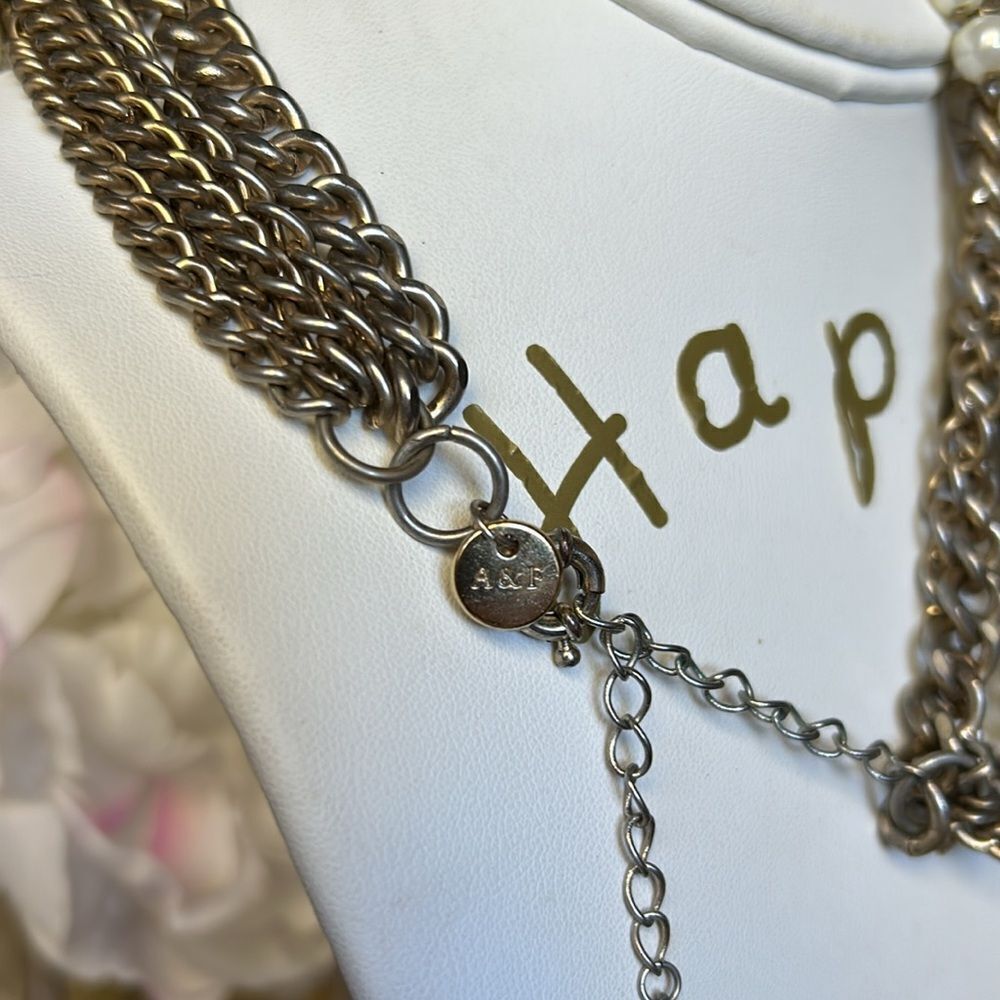 Abercrombie & Fitch Layered pearls and chain necklace impeccable - Picture 4 of 5